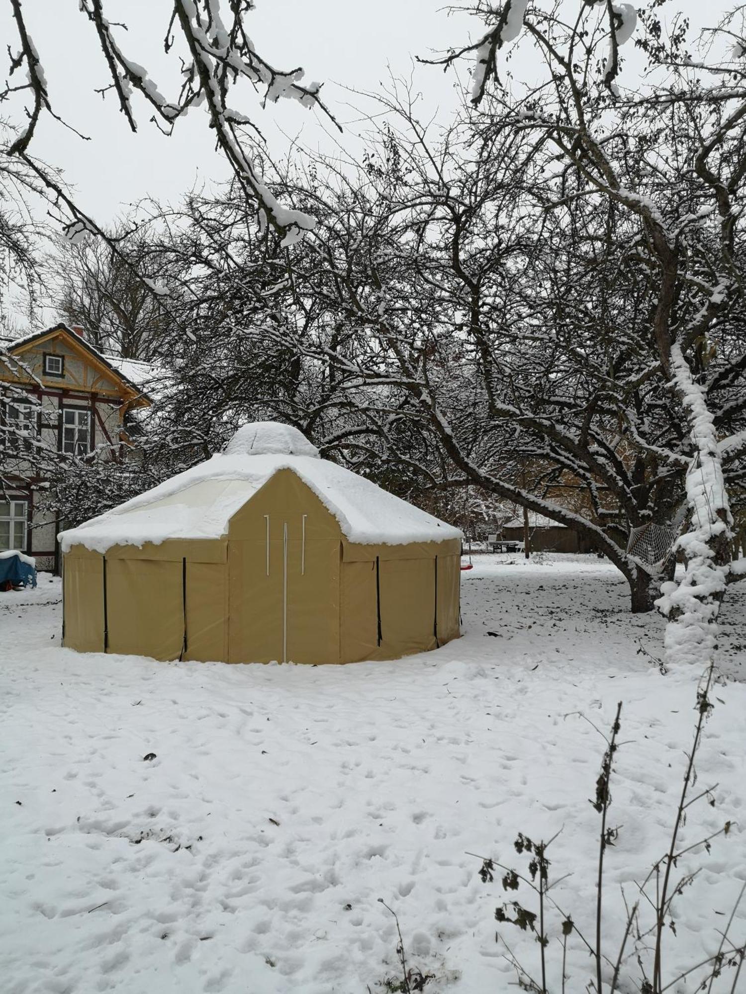 Jurten Im Garten Eden Bub Hotel Gutzkow ภายนอก รูปภาพ